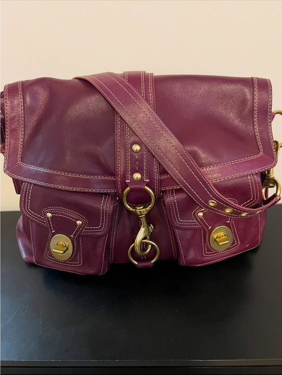 Handbags - Beautiful Brooklyn Style Vintage Coach bag
